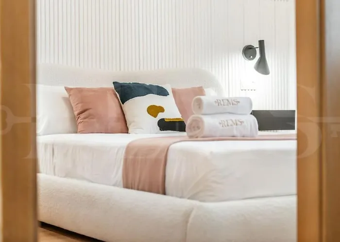 Comfortable Apartment In The Center By Rems